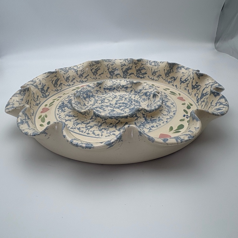 Vintage Floral Scalloped Pottery  Chip and Dip Platter with Hearts - Picture 10 of 13